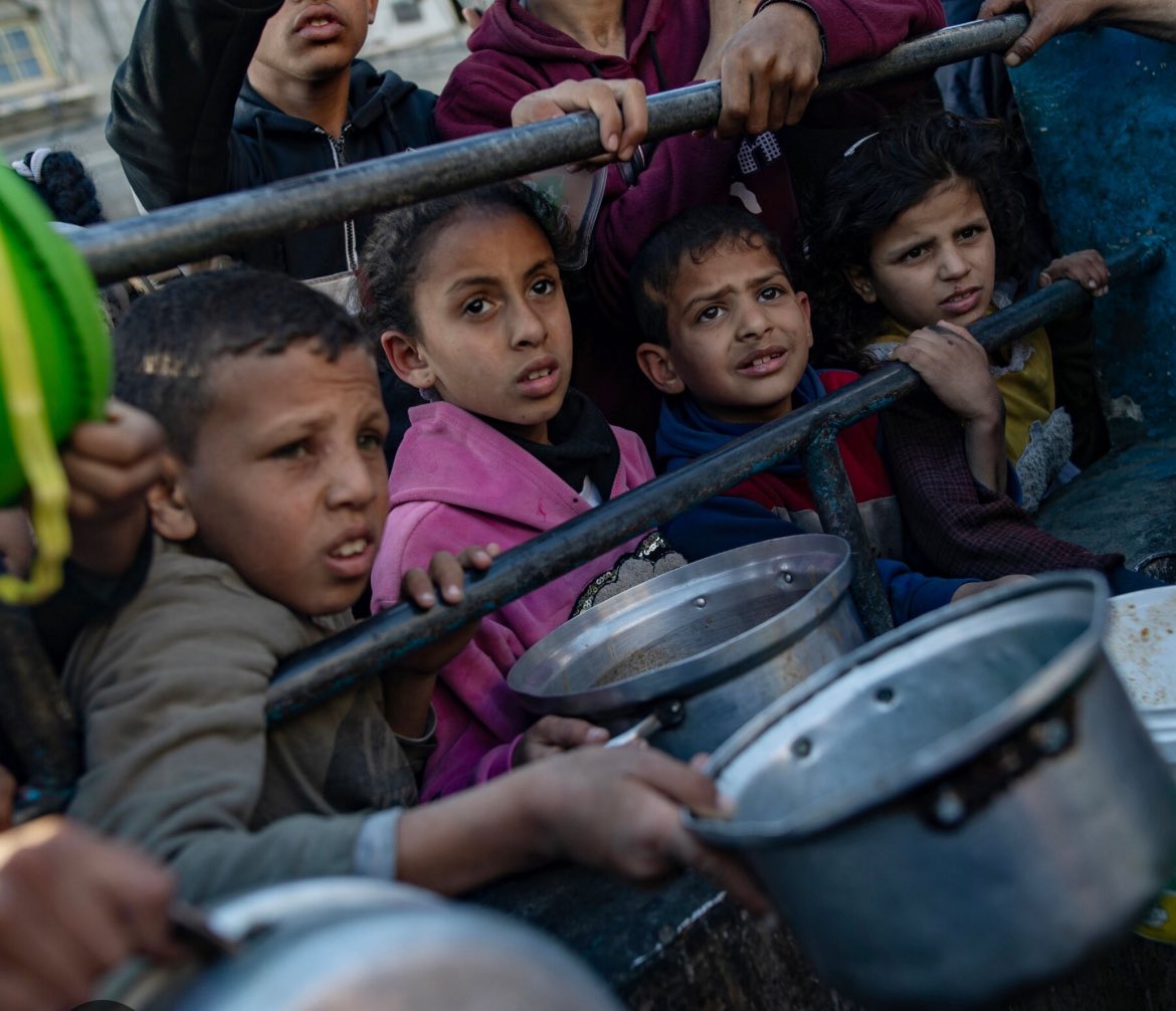johnis44's tweet image. What would Jesus do in Gaza? 

Any Christians care to answer?