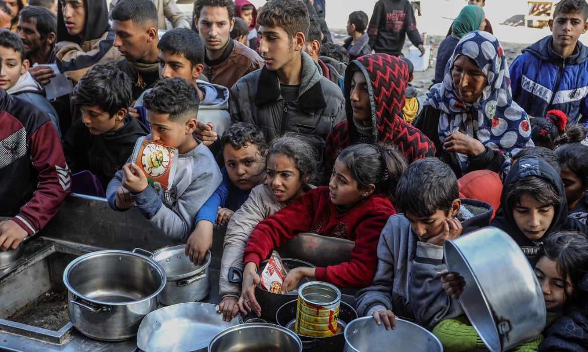 johnis44's tweet image. What would Jesus do in Gaza? 

Any Christians care to answer?