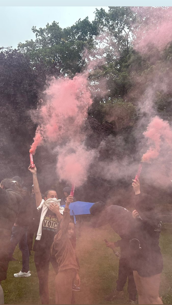 CDP1882's tweet image. Lovely people in Epping. What a surprise that there was a peaceful protest without masked opposition being escorted by the police.

Thanks to all who spoke to us yesterday, including those who had questions or criticism about our coverage. We listen to everyone at @GBNEWS.