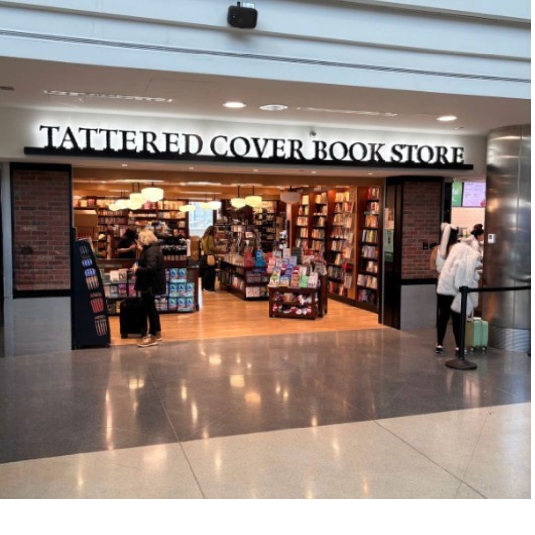learntolead100's tweet image. Thank you Tattered Cover Book Store in Denver’s Airport for the great display for “Elevate Your Excellence”. 

From page 17: 

“Elevating your excellence isn’t about doing your best sometimes, but endeavoring to give your all consistently, in all you do, so that delivering your…