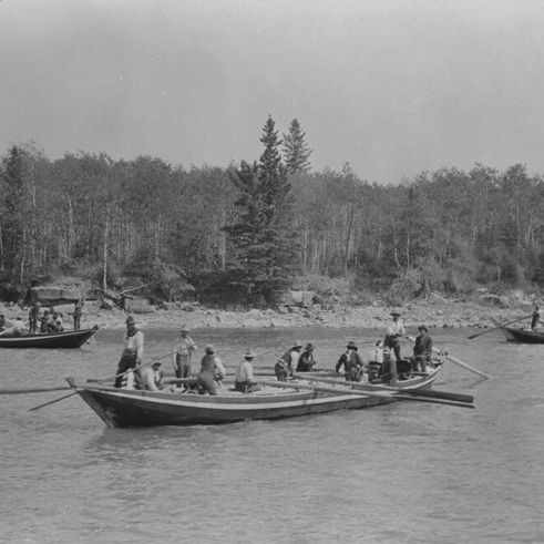 The York Boat is a defining image of the fur trade era of Canada.
For a century from the mid-1700s to mid-1800s, they were the main mode of transportation for the Hudson's Bay Company in the Canadian Prairies.
This is the story of the York Boat.

🧵 1/10
