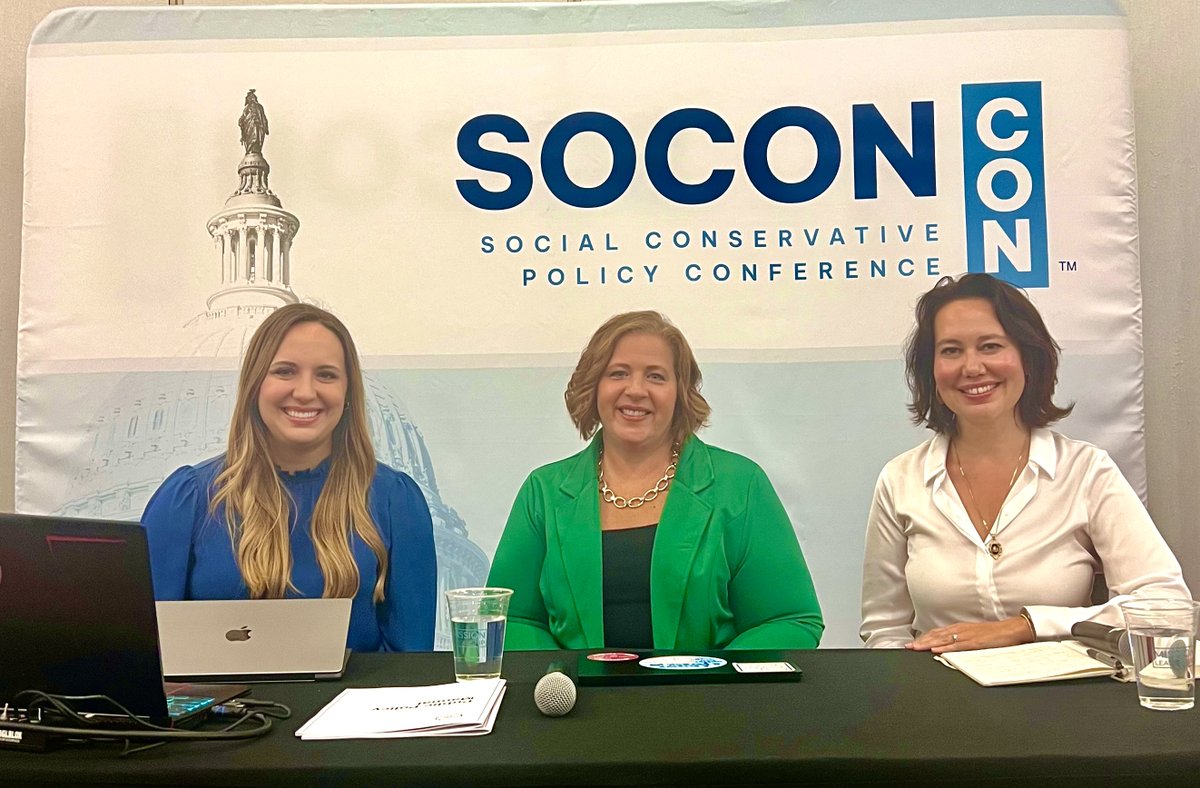 AAPLOG_Action's tweet image. We were so excited to be at #SoConCon this week and share the importance of utilizing medical voices to advance life-affirming policies at every level of goverment. Sign up to see how we're accoplishing this here: aaplogaction.org