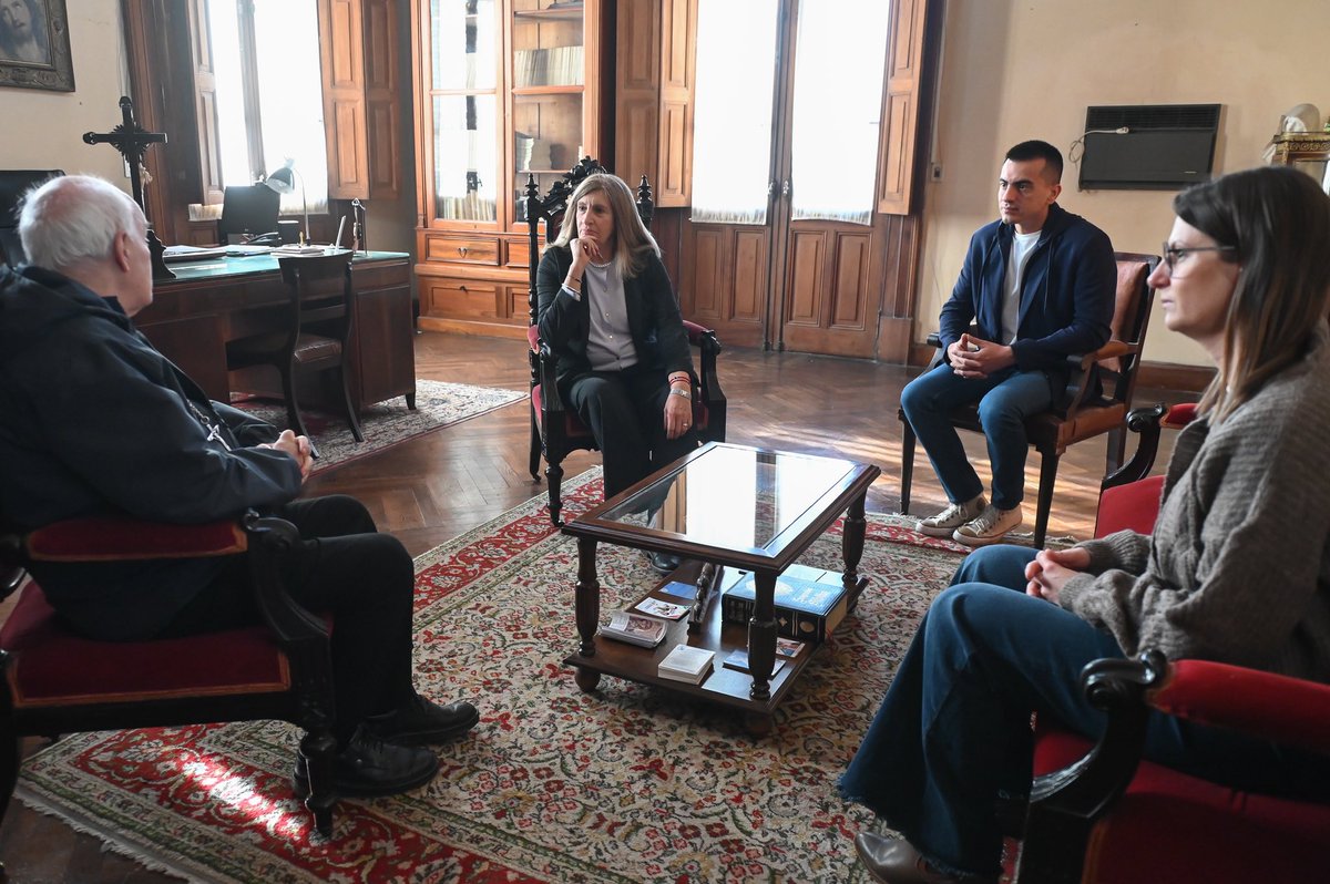 rosarioromeroOK's tweet photo. Acompañamos con gratitud el cierre de una etapa para monseñor Juan Alberto Puiggari, reconociendo su compromiso pastoral al frente del Arzobispado de Paraná.
Compartimos años de diálogo y trabajo por el bien de la ciudad.
Le deseamos lo mejor en esta nueva etapa. https://t.co/TnX3iRNfgQ