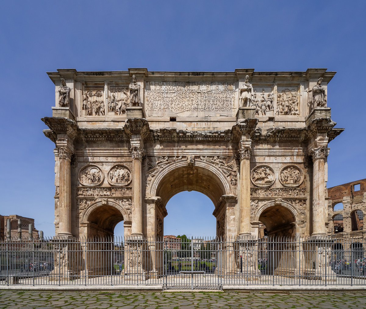 Shelli_BH's tweet image. On this day (July 25) in the year 306, Roman troops proclaimed Constantine I as emperor of the western empire -- the spark of a major turning point in history. Eventually he defeated all rivals to become ruler of the entire empire. On this same date 9 years later, the Arch of…