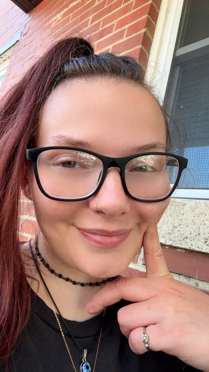 So it’s actually not something watchable. It’s there for people to receive DMs from me on IG with all my latest updates and announcements 🤗 If you’re interested, it’s the first button on the link that’s on my page 😊