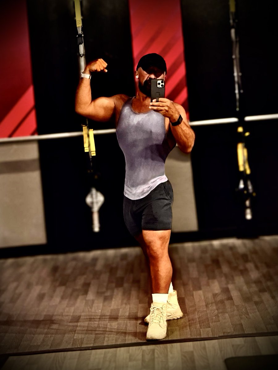 RodneyAllebach's tweet image. I go to the gym to bury the man who rotted in silence for decades. Who wore comfort like a coffin and let time devour him for 67 years.
I leave with blood on my hands and shadows in my eyes.
That old ghost clings to me less each day. The man rising from his grave is built from…
