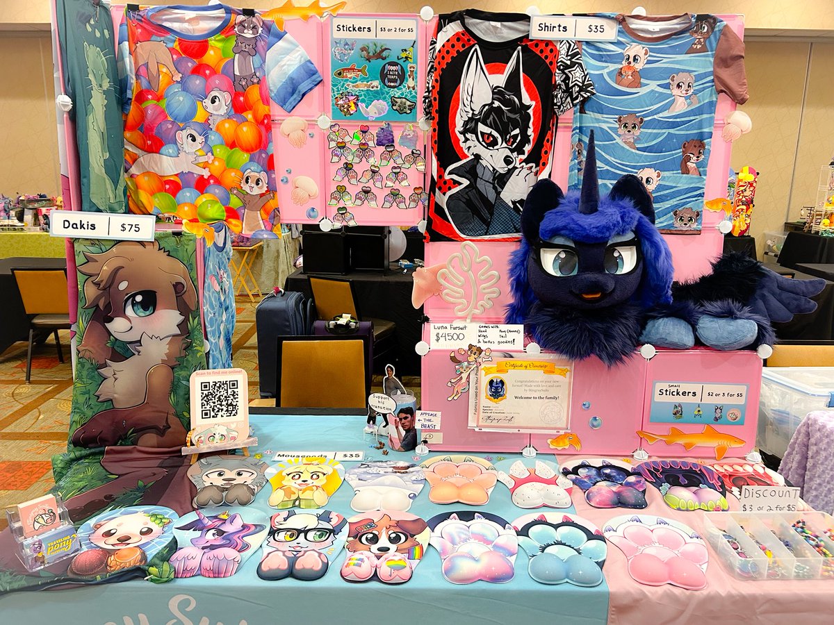 StingraySuits's tweet photo. I’m live at Trotcon! https://t.co/HXXBsasbww