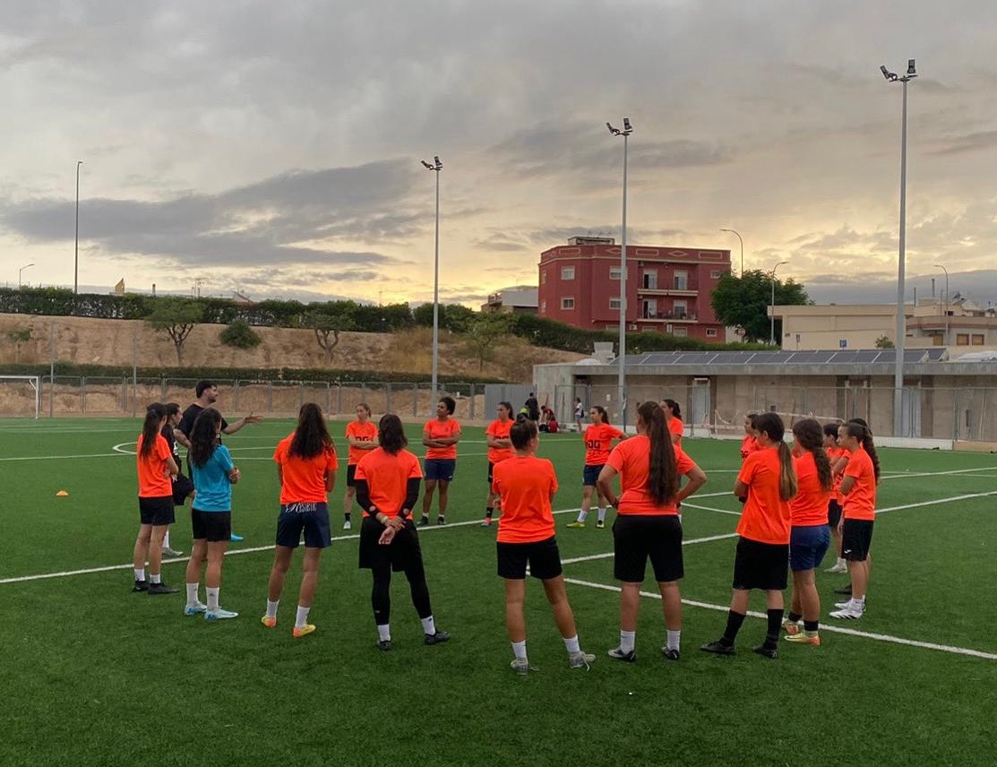🫡 Ayer tuvimos la primera toma de contacto antes de comenzar la pretemporada 

💙 𝐕𝐮𝐞𝐥𝐯𝐞 𝐥𝐚 𝐢𝐥𝐮𝐬𝐢𝐨́𝐧