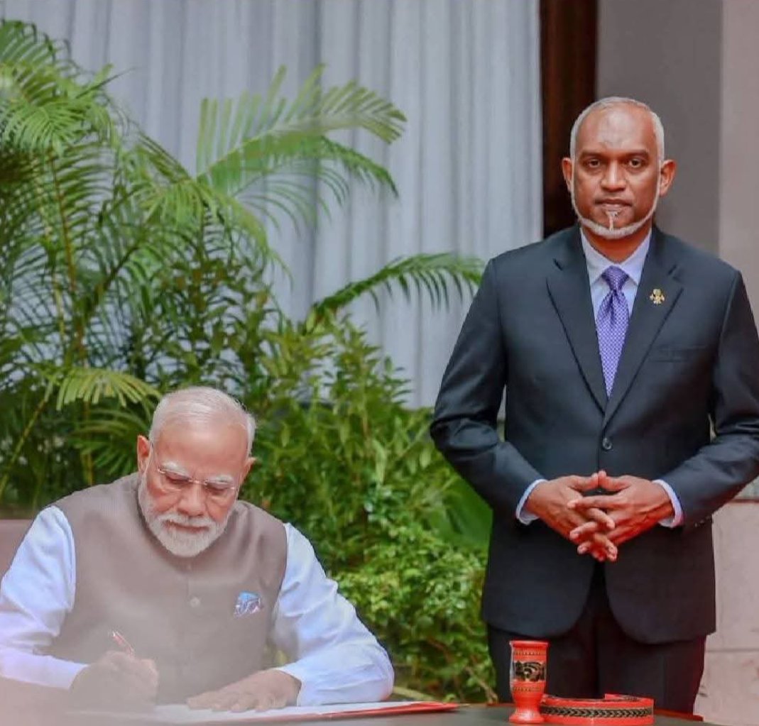 कभी जो खुद को बहुत ऊँचा समझते थे, अब चुपचाप लाइन में लगकर पीछे खड़े हैं। ये तस्वीर सिर्फ एक पल नहीं, यह भारत की बढ़ती ताकत और मोदी की दूरदर्शिता का प्रतीक है।
😂😂😂😂😂😂😂😂😂😂😂😂😂