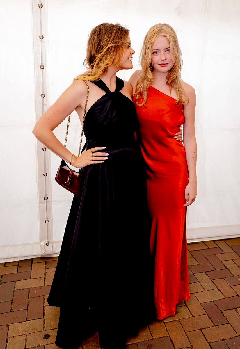 royalchildren_'s tweet photo. #CountessEloise and #CountessZaria of Orange-Nassau attend the 31st edition of the Amsterdam Diner fundraiser event for the Aids Foundation, at the AFAS Live in Amsterdam, Netherlands 🎗️ -June 14th 2025.
.
📷 : Patrick van Katwijk/@GettyImages https://t.co/LiDG5XviCL