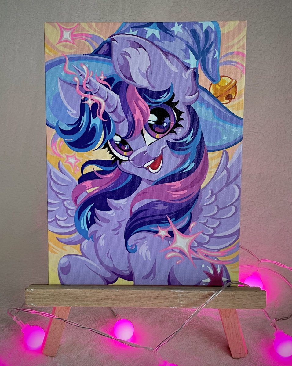 _ROZMED_'s tweet image. Painting with Twilight on canvas 15x20cm. Made with acrylic markers and varnished
#mlp #TwilightSparkle