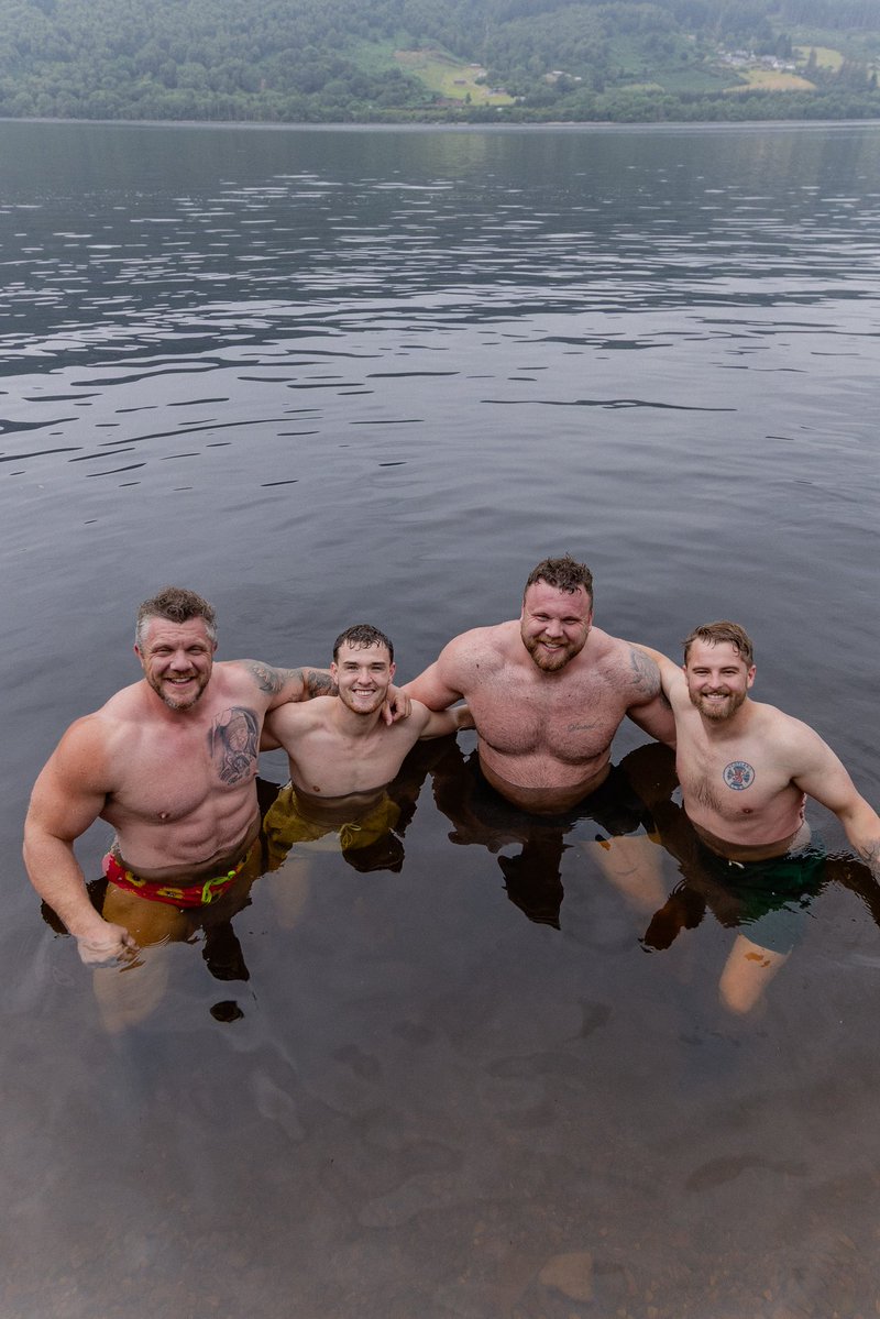 craigfe92018184's tweet image. Such a cool experience going for a cold water dip with the Worlds Strongest Brothers @stoltman_tom 💪🏾 🥶
