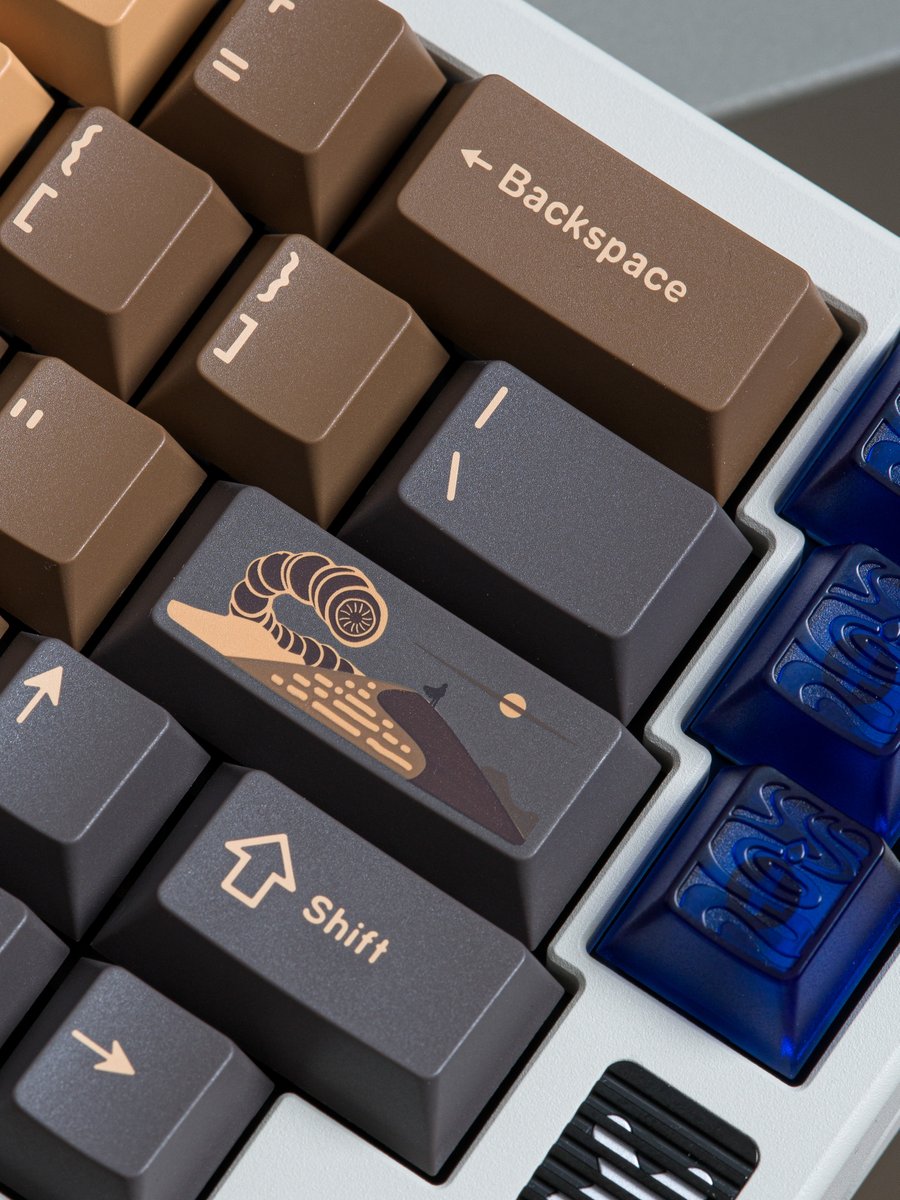 alexotos tweet media