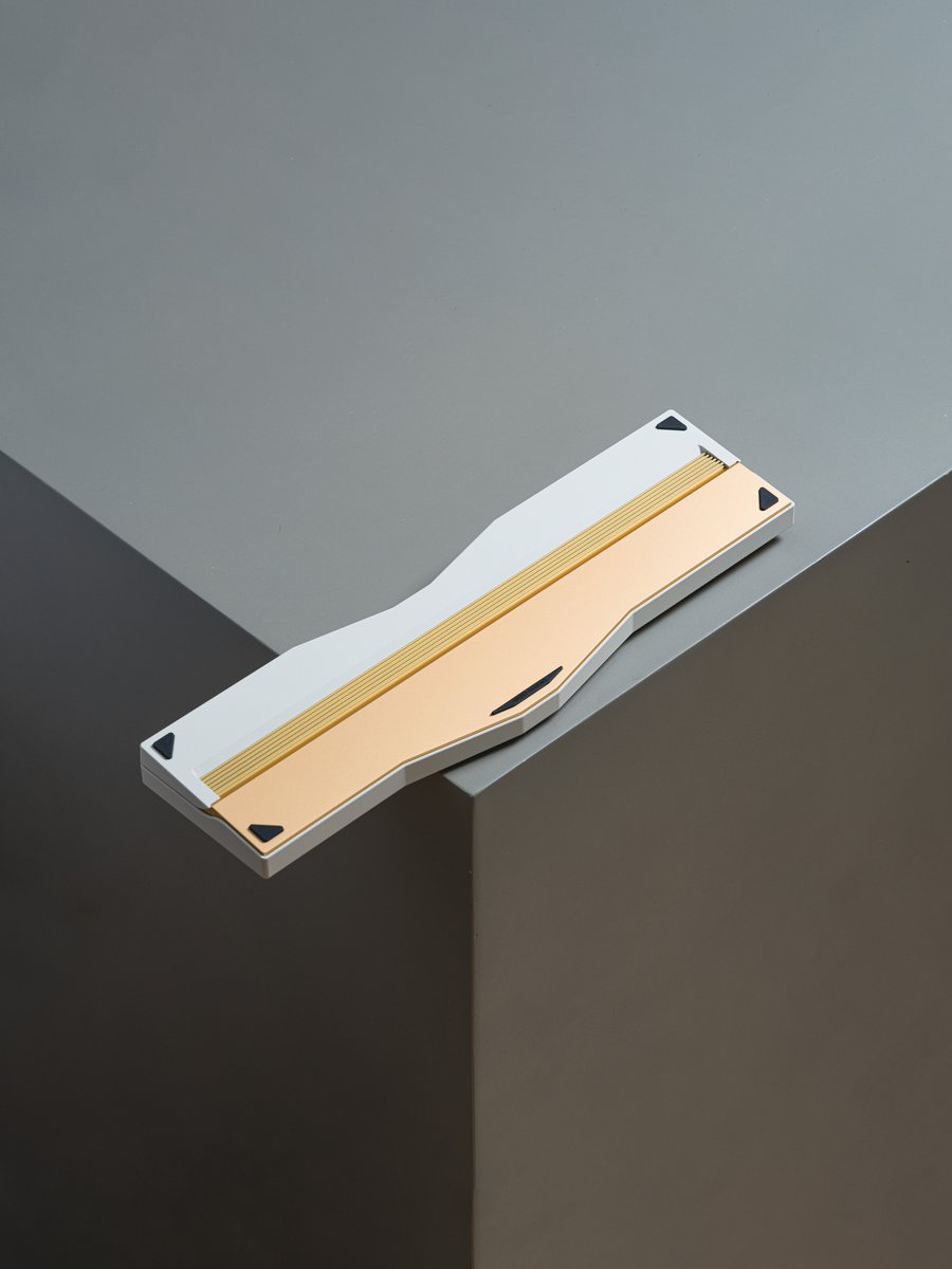 alexotos tweet media