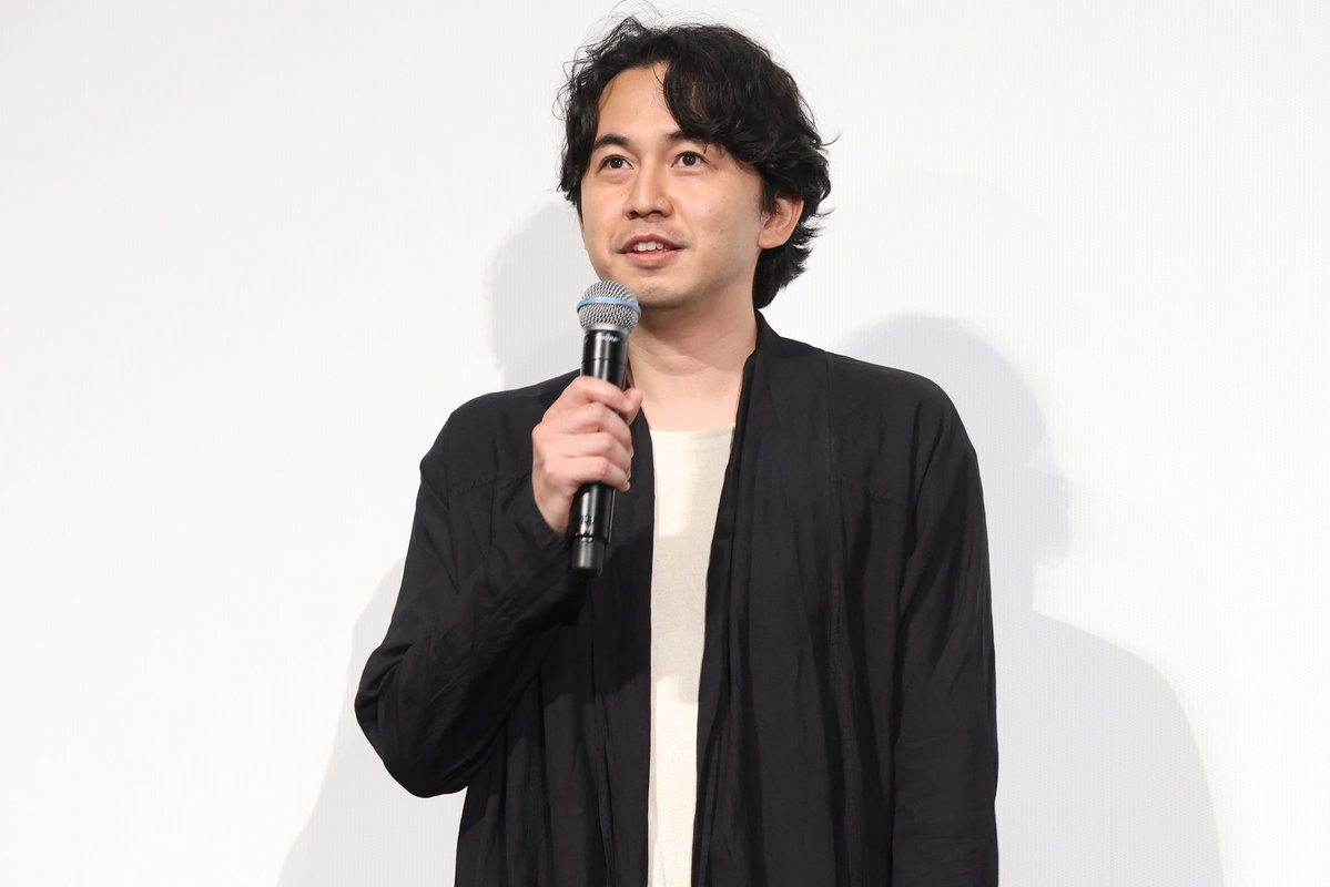 kokuhou_movie's tweet image. 本日、#映画国宝 の
特大ヒット記念舞台挨拶を実施🪭
#吉沢亮 さん、#李相日 監督が
映画館にお越しのお客さまからの質問に
答えました🗣️
さらに、イベント終盤には
主題歌を歌唱した #井口理 さん( #KingGnu )と
音楽の #原摩利彦 さんがサプライズ登場!…