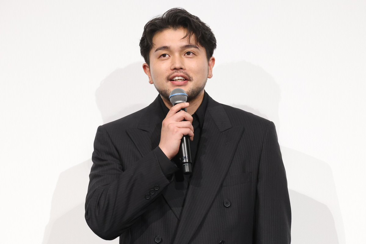 kokuhou_movie's tweet image. 本日、#映画国宝 の
特大ヒット記念舞台挨拶を実施🪭
#吉沢亮 さん、#李相日 監督が
映画館にお越しのお客さまからの質問に
答えました🗣️
さらに、イベント終盤には
主題歌を歌唱した #井口理 さん( #KingGnu )と
音楽の #原摩利彦 さんがサプライズ登場!…