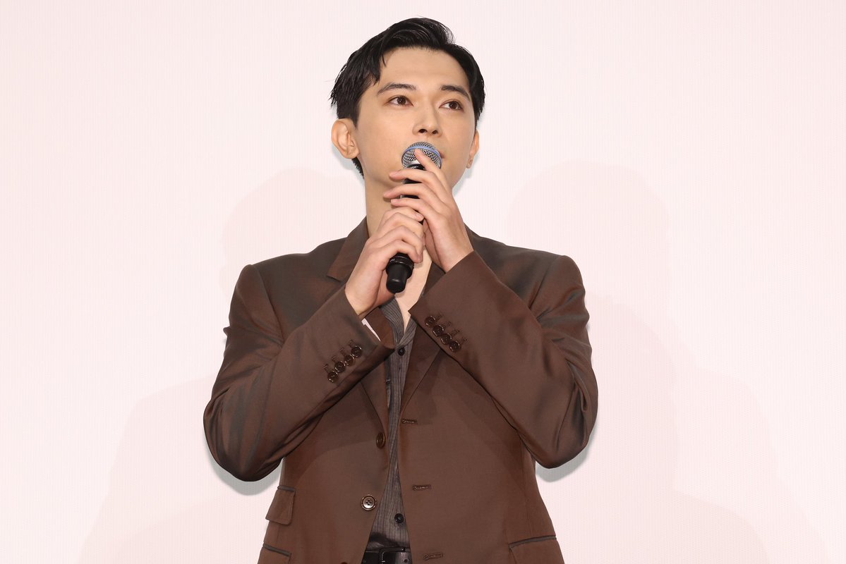 kokuhou_movie's tweet image. 本日、#映画国宝 の
特大ヒット記念舞台挨拶を実施🪭
#吉沢亮 さん、#李相日 監督が
映画館にお越しのお客さまからの質問に
答えました🗣️
さらに、イベント終盤には
主題歌を歌唱した #井口理 さん( #KingGnu )と
音楽の #原摩利彦 さんがサプライズ登場!…