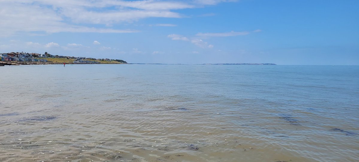 henrymorganI's tweet image. Been cycling out along the beach today, and it was glorious! Off canoeing on the river now. Then a well earned pint afterward 😊