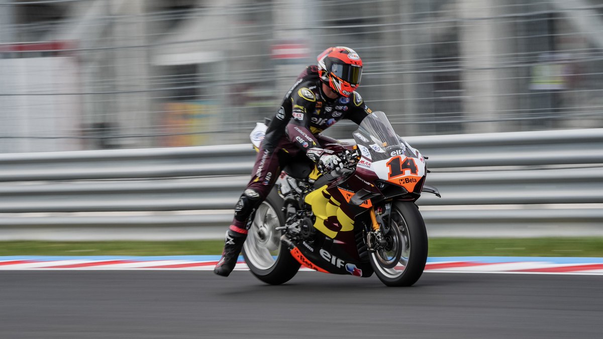 everythingmrace's tweet image. Sam Lowes goes fastest in FP2 in Hungary ahead of Toprak Razgatlıoğlu then Andrea Iannone!
📸 #WorldSBK