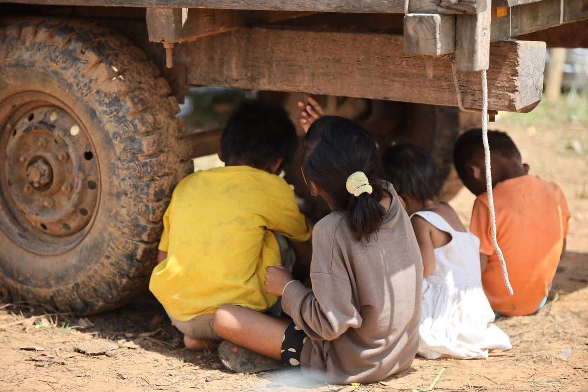 loveucambodia's tweet photo. 10,000 people — including many children — who are temporarily staying at the Wat Pou 5000 Trees safety center in Preah Vihear province.
#CambodiaNeedsPeace
#ThailandOpenedFire
#ThaiOpenedFire https://t.co/8l8UJknLx3