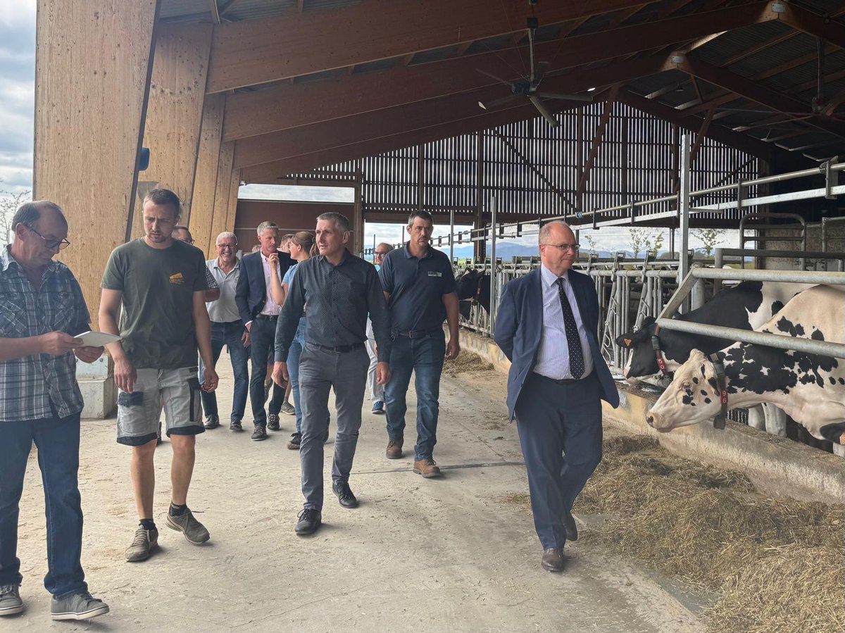 Prefet68's tweet image. GAEC Malaitis : une ferme de polyculture-élevage engagée à Jebsheim🌱
Implantée dans un territoire soumis à de fortes contraintes environnementales, le GAEC Malaitis s’illustre par son engagement dans des mesures de compensation écologique, contribuant activement à la…