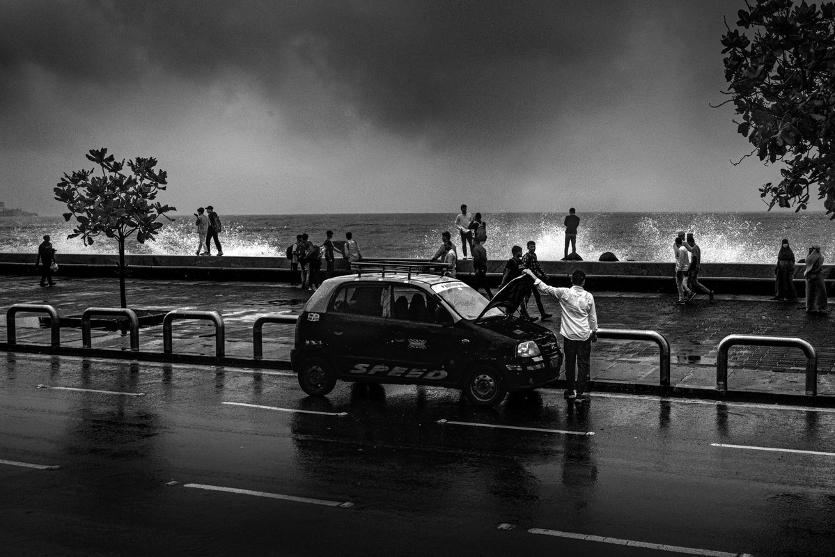 dhekhandelwal's tweet image. Photos I took of Mumbai rains.