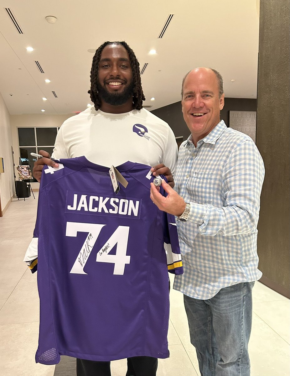 CoachLeisz's tweet photo. Great talking ball and life over dinner with  Episcopal Alum  Donovan Jackson @D_jack78 .  Now a Mn Viking 1st round pick. Viking camp  officially starts Saturday.
@EHSSports 
#KnightsStandOut https://t.co/D6OMB2Umjq