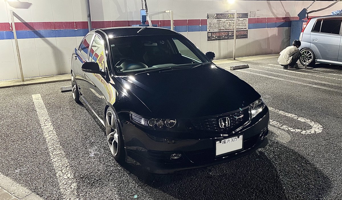 １ヶ月ぶりの洗車
やっぱ屋根あるとそんな汚れないな