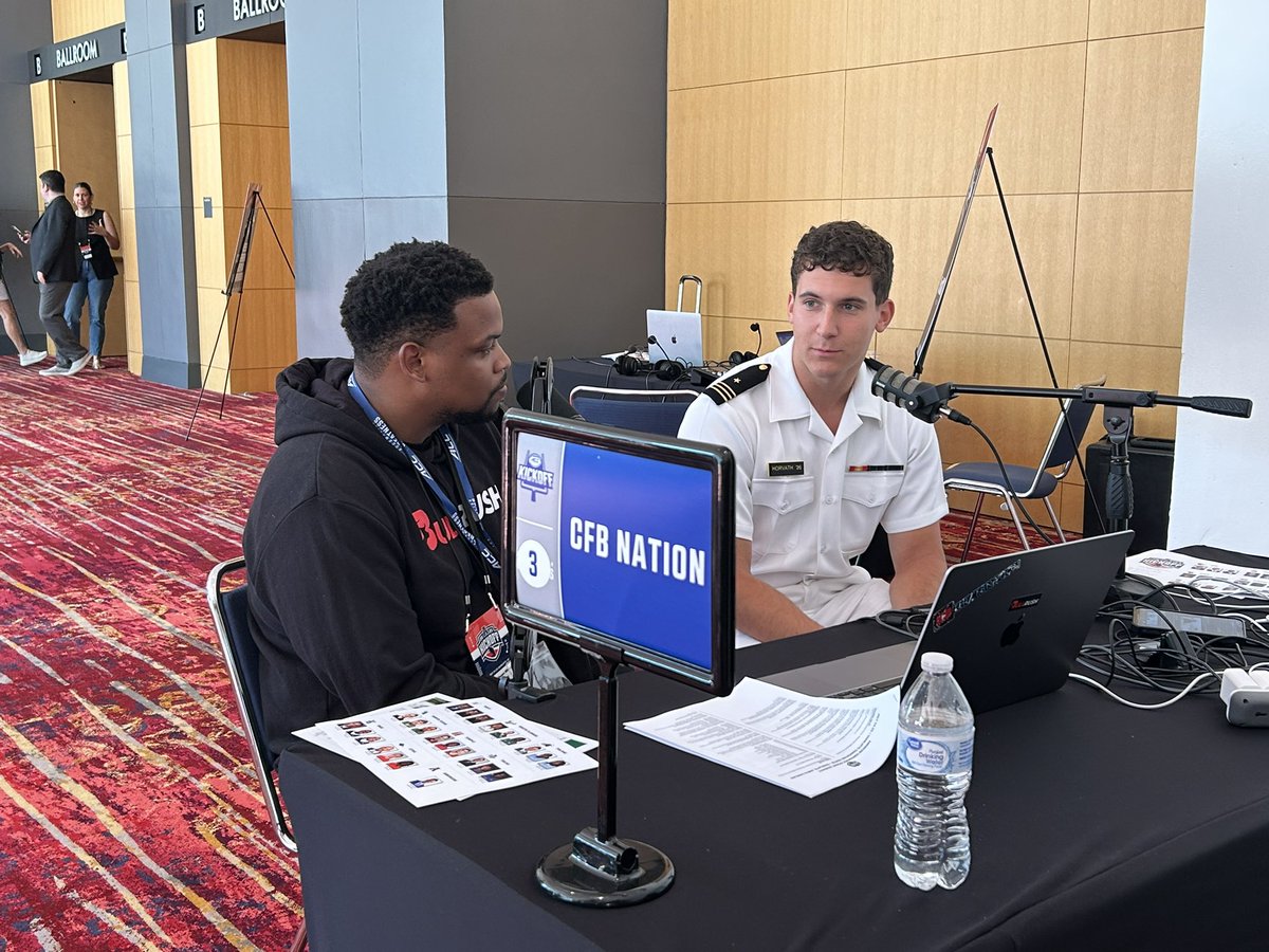 Tim Nolan (@timnolantv) on Twitter photo Sights from Radio Row on Day 2. 
๐บ๐ธ๐
<a href="/NavyAthletics/">Navy Athletics</a> | #GoNavy Sights from Radio Row on Day 2. 
๐บ๐ธ๐
<a href="/NavyAthletics/">Navy Athletics</a> | #GoNavy