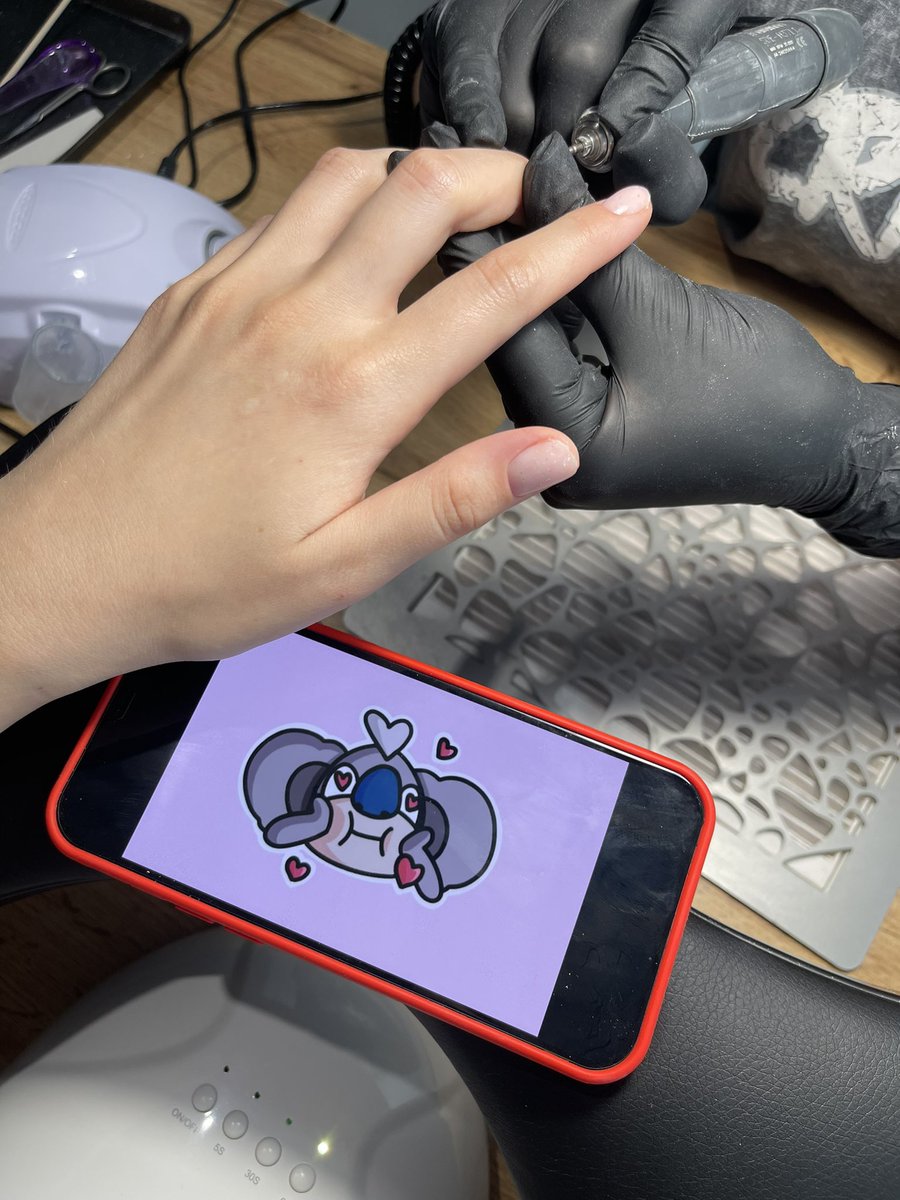 luna_9469's tweet image. 💅 My day with Morph — even during a manicure, Morphy stays close 😌
#MorphMoments #GMORPH