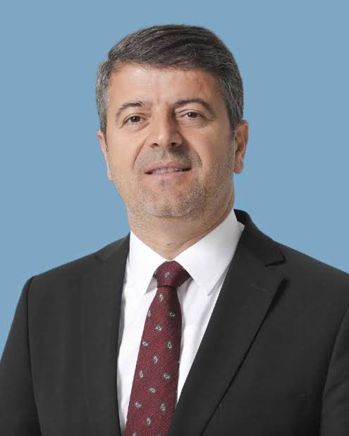 Görevden uzaklaştırılan Adıyaman Belediye Başkanı Abdurrahman Tutdere hakkındaki ev hapsi kararı kaldırıldı.