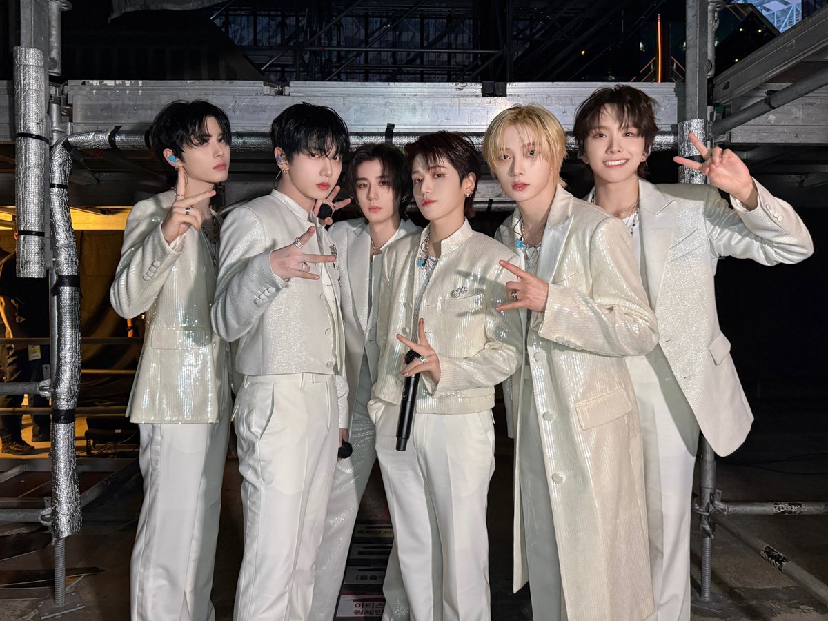 BOYNEXTDOOR_KOZ's tweet image. 250725 BOYNEXTDOOR TOUR ‘KNOCK ON Vol.1’ FINAL 🚪📸
#BOYNEXTDOOR #보이넥스트도어 #BND
#KNOCK_ON_Vol_1
#KNOCK_ON_Vol_1_FINAL
#BOYNOW
