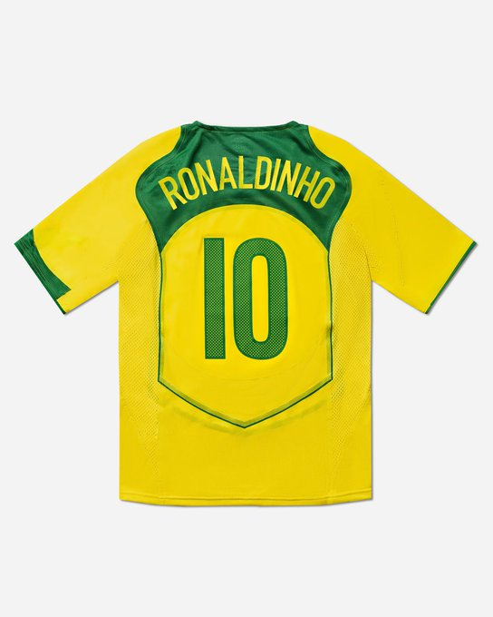 sneakerhuddle's tweet photo. SOLD OUT via Nike US 👇
Ad: Ronaldinho Brazil 2004 Total 90 Reissue Nike Soccer Replica Jersey        

World Soccer https://t.co/6ZdXl4XcVR
Soccer https://t.co/ASBBgR15Eu https://t.co/kkRaY2jsSD