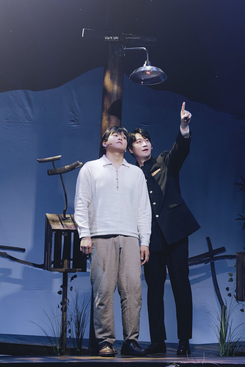 unnbre11a_pic's tweet image. 250725 민들레 피리-별 헤는 밤 中
윤동주, #안재영
윤일주, #임진섭
이렇게 빗금으로 표시해두면,
절대로 잊지 않을 거야.