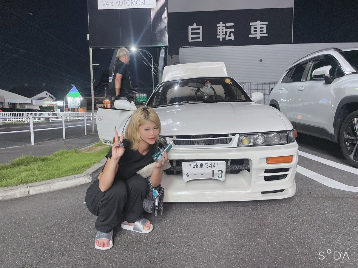 ほんま、えびさんのエフェクト時空歪みすぎて好き笑