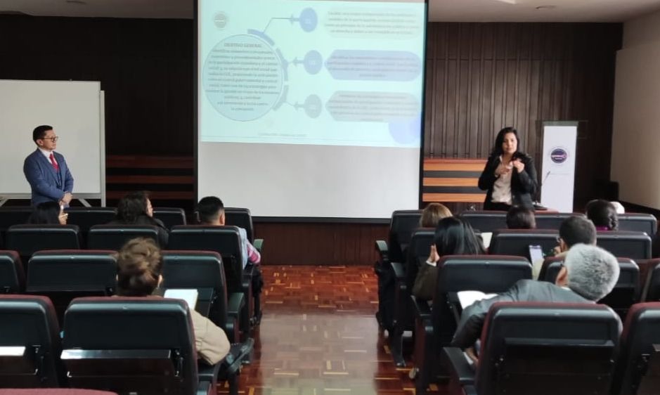 ContraloriaECU's tweet image. 👩💻 #CGECapacita | En Cuenca se desarrolla el curso gratuito “Participación Ciudadana en el Rol Social de la CGE”, dirigido a servidores de @ETAPAOficial, @AzuayPrefectura, @PrefecturaCanar, @MAzogues, GAD Municipal de Cañar, así como a representantes sociales y líderes…