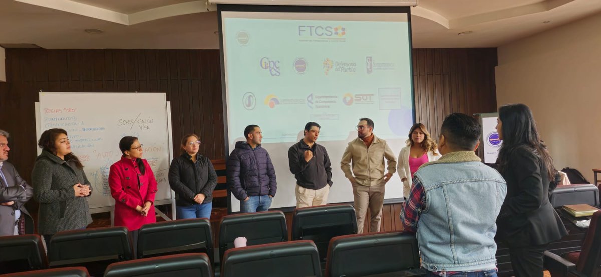 ContraloriaECU's tweet image. 👩💻 #CGECapacita | En Cuenca se desarrolla el curso gratuito “Participación Ciudadana en el Rol Social de la CGE”, dirigido a servidores de @ETAPAOficial, @AzuayPrefectura, @PrefecturaCanar, @MAzogues, GAD Municipal de Cañar, así como a representantes sociales y líderes…