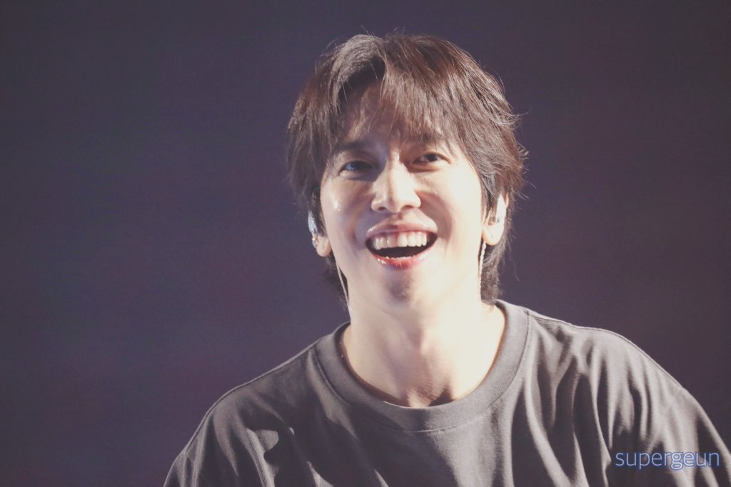 supergeun's tweet image. 2025 JUNG YONG HWA LIVE ‘Director’s Cut : Our Fine Days’ Day2

💙

#정용화 #JUNGYONGHWA #One_Fine_Day #One_Last_Day #Our_Fine_Days