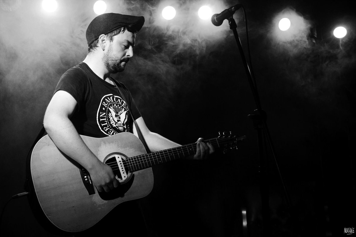 LIVE MUSIC: Rob Moir
Tonight at 8pm

We're stoked to have Rob Moir back at MCBC tonight! Read all about him here: meyerscreekbrewing.ca/events/live-mu…