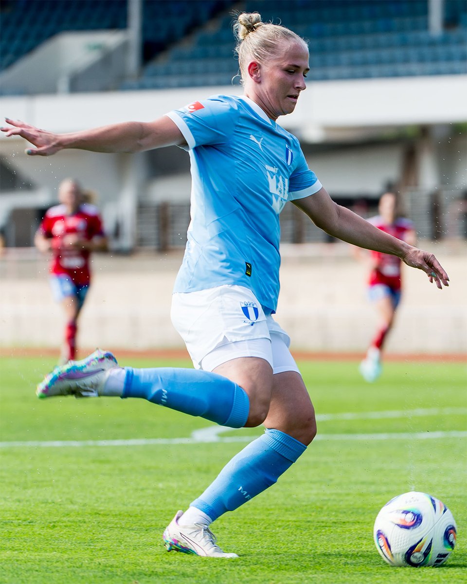 Malmo_FF's tweet image. Knappa kvarten spelad på Malmö Stadion och vi har haft många fina anfall.
Se matchen här ➡️ mffplay.se