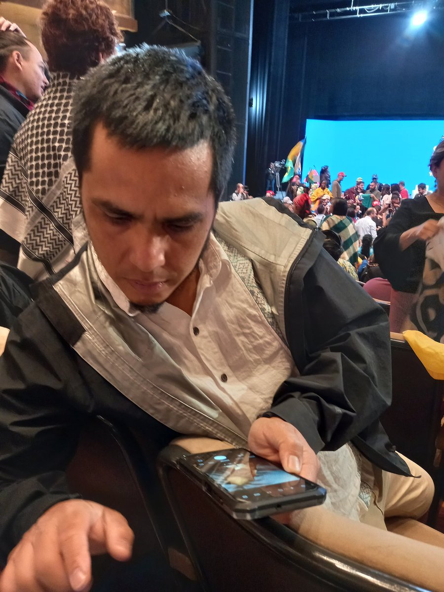 AbelPrieto11's tweet image. Es muy estimulante ver a tantos jóvenes d Ntra América, Europa, África, los EEUU, d todas partes, q han venido a Caracas a levantar las banderas d Bolívar, Martí, Fidel y Chávez y a trabajar en la construcción d las trincheras de ideas q tanto necesita la humanidad. #NoAlFascismo