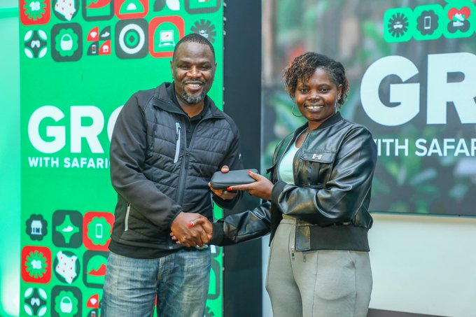 elisha_john's tweet photo. @SafaricomPLC tumefika kilele na #MPESASokoni be on the look out this week as the Caravan with Tunukiwa goodies tours the mountain. Simply dial *444# for amazing deals, download the Mpesa App for unlimited offers at https://t.co/VxHMe5EpPR https://t.co/7V7vAWZYto