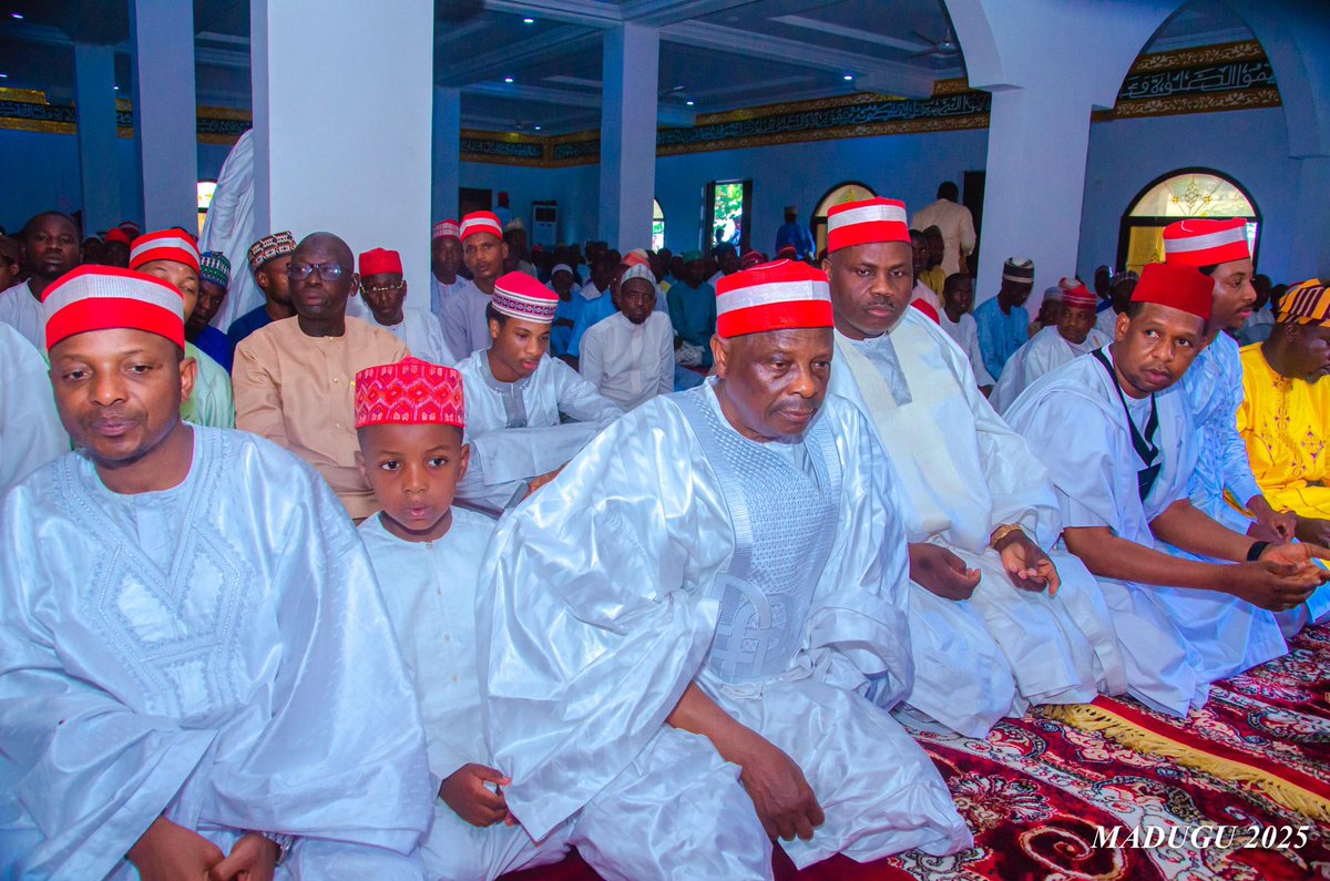 SaifullahiHon's tweet image. NNPP National Leader, His Excellency Sen. @KwankwasoRM, PhD, FNSE, observed the Jumu’at prayers today Friday, (25th July 2025), at the Late Alhaji Musa Sale Mosque, Miller Road, Kano. May Allah accept our prayers. Amee