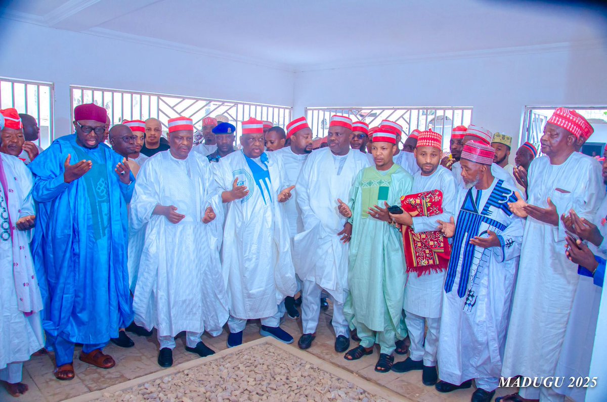 SaifullahiHon's tweet image. NNPP National Leader, His Excellency Sen. @KwankwasoRM, PhD, FNSE, observed the Jumu’at prayers today Friday, (25th July 2025), at the Late Alhaji Musa Sale Mosque, Miller Road, Kano. May Allah accept our prayers. Amee