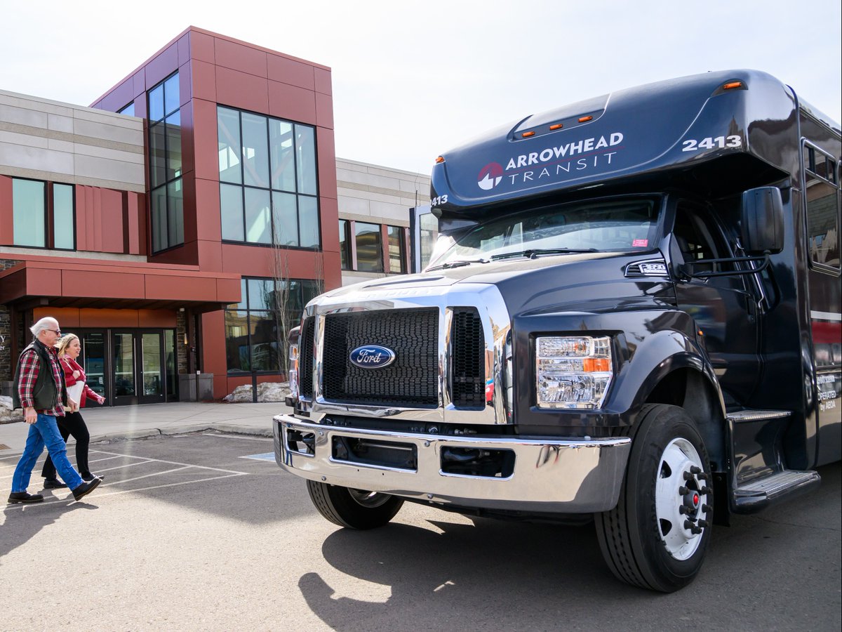 ARWHDTransitMN's tweet image. From lakes to downtowns, Arrowhead Transit helps you avoid traffic and enjoy the ride.

Need a break from parking lots? Try the bus.

#TransitTips #MNOutdoors #SummerTransit #RideArrowhead