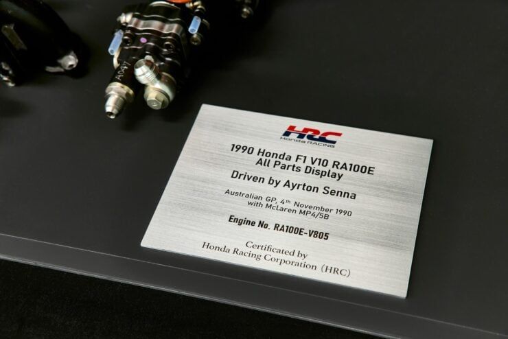 Silodrome's tweet image. This is the last Honda V10 Ayrton Senna ever raced. It’s a 1990 Honda 3.5 liter V10 RA100E Formula 1 engine that has been disassembled and put on display, and it’s now being sold directly from the Honda Racing Corporation in Japan.
buff.ly/8UdSmYR