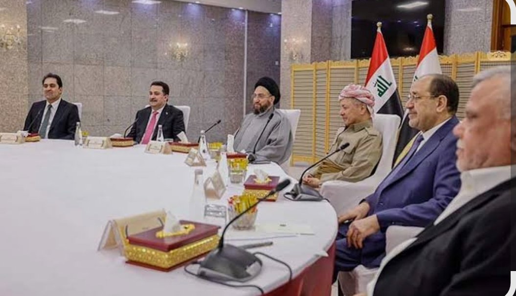 AylAz74's tweet image. من على طاولتهم المستديرة قطعوا العراق أربا أربا
لا يؤتمن من خانة الأمانة
لا يؤتمن من باع خور عبد الله والعمادية وشط العرب
لا يؤتمن من وضع يده بيد أمريكا ووقع أتفاقية الذل والمهانة
لا يؤتمن من باع نفسه لولاية الفقيه على حساب وطنه
لا يؤتمن من خان حفيد الحسين ع بعد عقد المواثيق