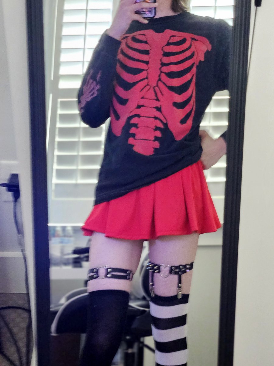 Sammie 🥪 Live on Twitch! tweet media