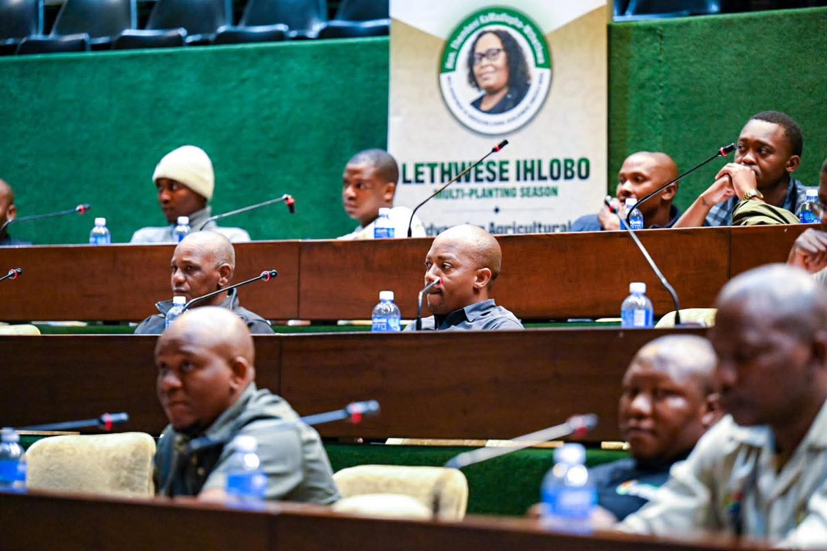 KZNDARD MEC KaMadlopha-Mthethwa engages with all men within the Department as part of the #MensMonth celebrations.This engagement recognises and celebrates the positive role that men play in building stronger families, uplifting communities, and advancing the agricultural sector.