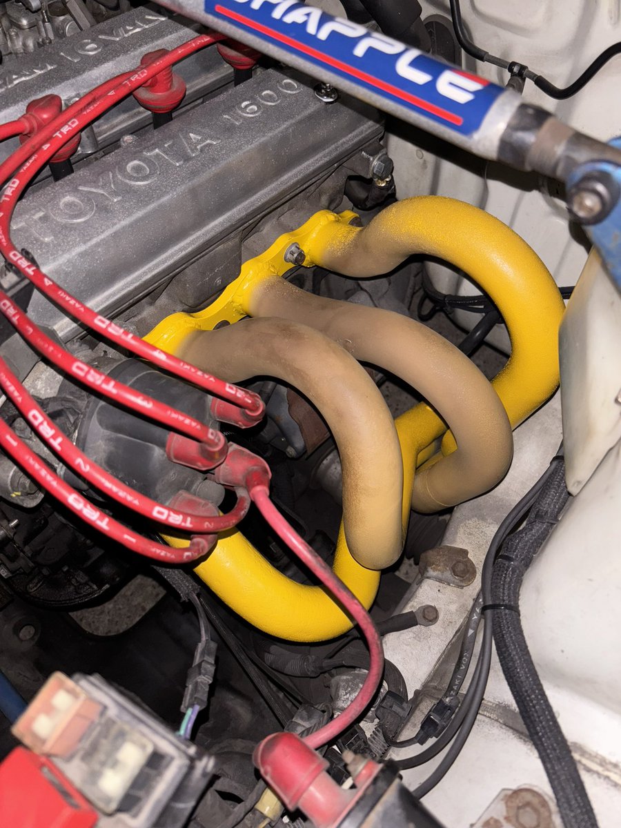 EAE40's tweet image. くっそノリノリで　&quot;TRD イグゾースト•マニホールド&quot;塗り直してつけたんだけど全然耐熱温度ミスってて変色して終わって今これ